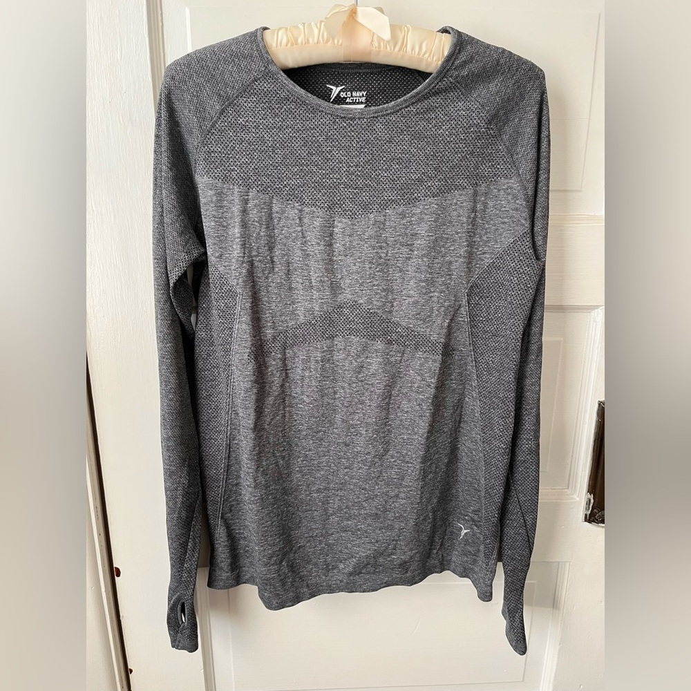 Old Navy Active Go Dry Fitted Top M